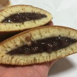 うさぎや - どら焼き断面