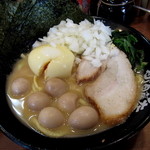 綱島商店 - 『ラーメン』無料　+　『ウズラ増し』￥100円