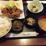 Shouya - 唐揚げ定食
                        
                        ボリュームありまっせ〜
                        
                        昼の庄屋