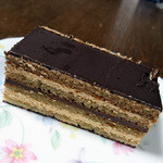 パティスリー ラ フォンティーヌ - ラム酒が効いてる、大人のケーキ「オペラ」