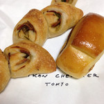 ゴントラン シェリエ - エピ（200円）とプチグテオフレーズ（130円）