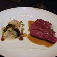 ガストロノミー ジョエル・ロブション - 和牛ロース、グリエにしてからキャラメリゼし、トリュフ、フォアグラ、根セロリを詰めたカンテーレを添えて、