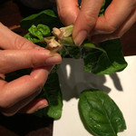 炭火焼き＆ワイン Vintun - ほうれん草。軸の部分が甘いです。