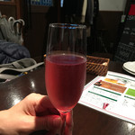 炭火焼き＆ワイン Vintun - 桜の花の天然酵母で発酵させた発泡酒。