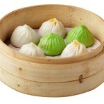 Three-color assortment of Xiaolongbao (2 pieces each of pork, scallops, and Shanghai crab miso)