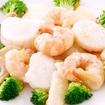 Stir-fried three kinds of Seafood (shrimp, scallop, squid)