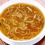 Soup with three kinds of ingredients and shark fin