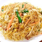 Stir-fried rice noodles