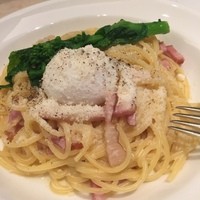 アニヴェルセル カフェ - 菜花とポーチドエッグのカルボナーラ★
                今の私にはちょっとしつこかったな！