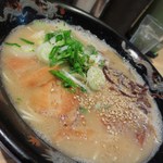 豚骨ラーメン 銀水 - 豚骨らーめん