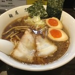 麺屋 志 - 豚醤油ラーメン+煮卵