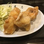 麺屋 志 - もも肉では無く、胸肉の唐揚げ。カロリー低いし、味わい深いし、ホロホロなのです。旨いです。