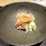 神保町 傳 - ひらめ　縁側の紫蘇巻