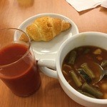 Honolulu International Airport JAL Sakura Lounge - 