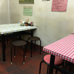 ベトコンラーメン まいど - 昭和なテーブルクロス♡