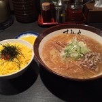 すみれ - ラー博は俺の社員食堂。  平日限定、味噌ラーメソラソチ！  今日はすみれ明太子ごはんを選択。冬にタリピツ、アシアシの味噌ラーメソ♡ イイね！