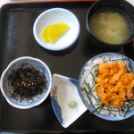うに丼（小サイズ）：2010年８月