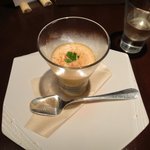 アヴァン プティ・ジョア - 赤車海老のパンナコッタ、ビオベジタブル（有機パプリカ）ソース