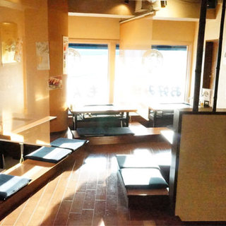 Bright and open interior◆Horigotatsu type where you can relax♪