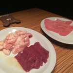 焼肉 ジャンボ - ハツ、豚トロ、トモ三角