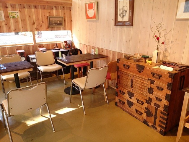 ウォームストーン 南長井カフェ &ndash; 心地よい空間でくつろぎのひととき