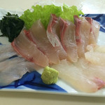 三枡 - 刺身の盛り合わせ
                                ひらまさ、ひらめ、なめろう