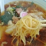 光陽楼 - 少し平型の中太麺！