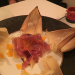 トラットリア フィレンツェ・サンタマリア - 筍と生ハムのバーニャカウダ