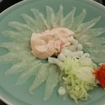 活魚料理　うおじま - かわはぎの刺身(肝付き)