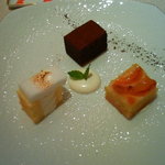グランメゾン グラシアニ - お皿盛りのデセール３種　おまかせで