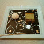 グランメゾン グラシアニ - プティフール　わごんで運ばれてきて選べます