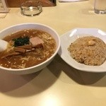 Chuukamikki - 味噌ラーメン、半チャーハン