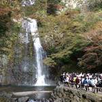Kouyou Baiten - 箕面大滝の風景。