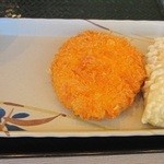 Hanamaru Udon - コロッケとチーズちくわ
