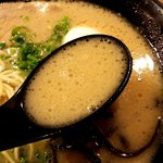 博多 一幸舎 - 脂泡のたつクリーミースープ