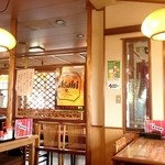 Yajikita - 店内、キレイで広々。