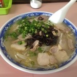 松崎ラーメン - 豚多くラーメン(^.～^)