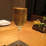 薪の音 - スパークリングワイン 1,200円