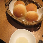 薪の音 - パンとバター