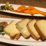 鉄燻CHOI URASAN - チーズの燻製二種類