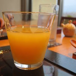 薪の音 - 地元のりんごのジュース