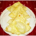 インド料理マヤ - 大人気チーズナン。とろ～りチーズがとろけます