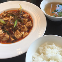中国菜 老四川 飄香 銀座三越店 - 四川山椒入り麻婆豆腐、スープとご飯