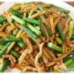 水海園 - 豚肉とニンニクの芽炒め