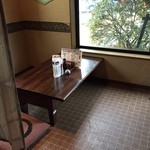 海鮮や辰海 - お座敷席には仕切りとついたてがあります。他のお客様の目線を気にせずお食事をお楽しみいただけます。