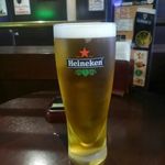 IRISH PUB CELTS - ビールは当然「For me?. It's Heineken!」