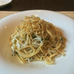 カーサ・デル・チーボ - グラニャーノ産スパゲッティ 小川原湖産しらうお和え 自家製レモン胡椒風味