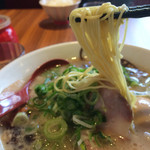 賀正軒 - 麺、リフトアップ