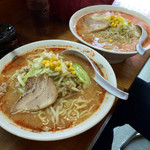 喜八 - H28.01.04 味噌ラーメン「激辛」中盛＆「中辛」