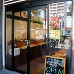 BOULANGERIE Sato - お店の概観です。少し寄りました。